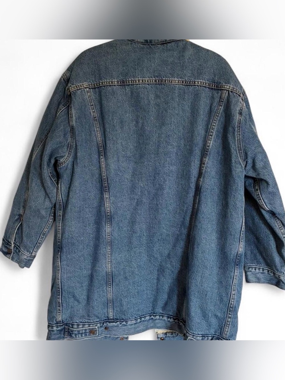 Levi's Premium Lengthened Sherpa Lined Denim Trucker Jacket - Picture 4 of 12